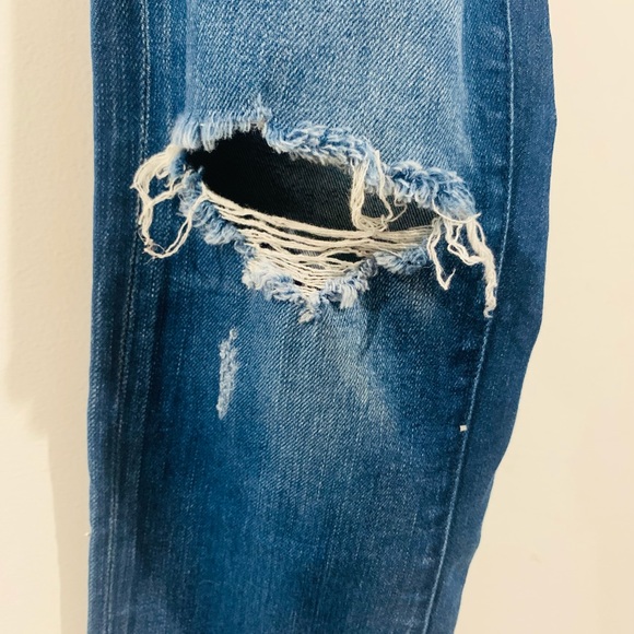 Blank NYC Destroyed Skinny in The Hard Way - Picture 5 of 6